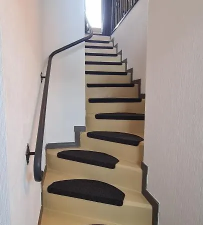 Aaron Iv Inkl Bettwaesche Handtuecher Endreinigung